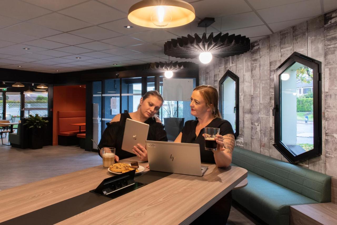 Ibis Cergy Pontoise Le Port Hotel Kültér fotó
