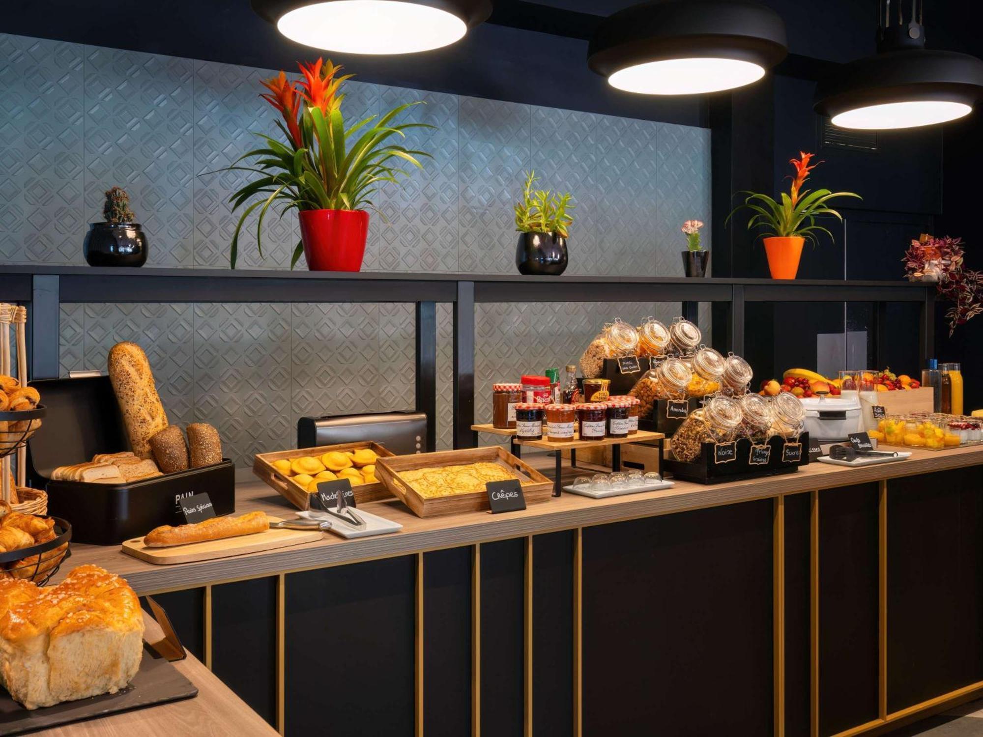 Ibis Cergy Pontoise Le Port Hotel Kültér fotó