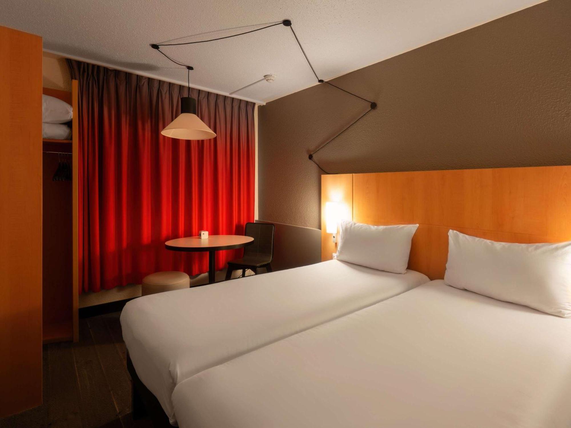 Ibis Cergy Pontoise Le Port Hotel Kültér fotó