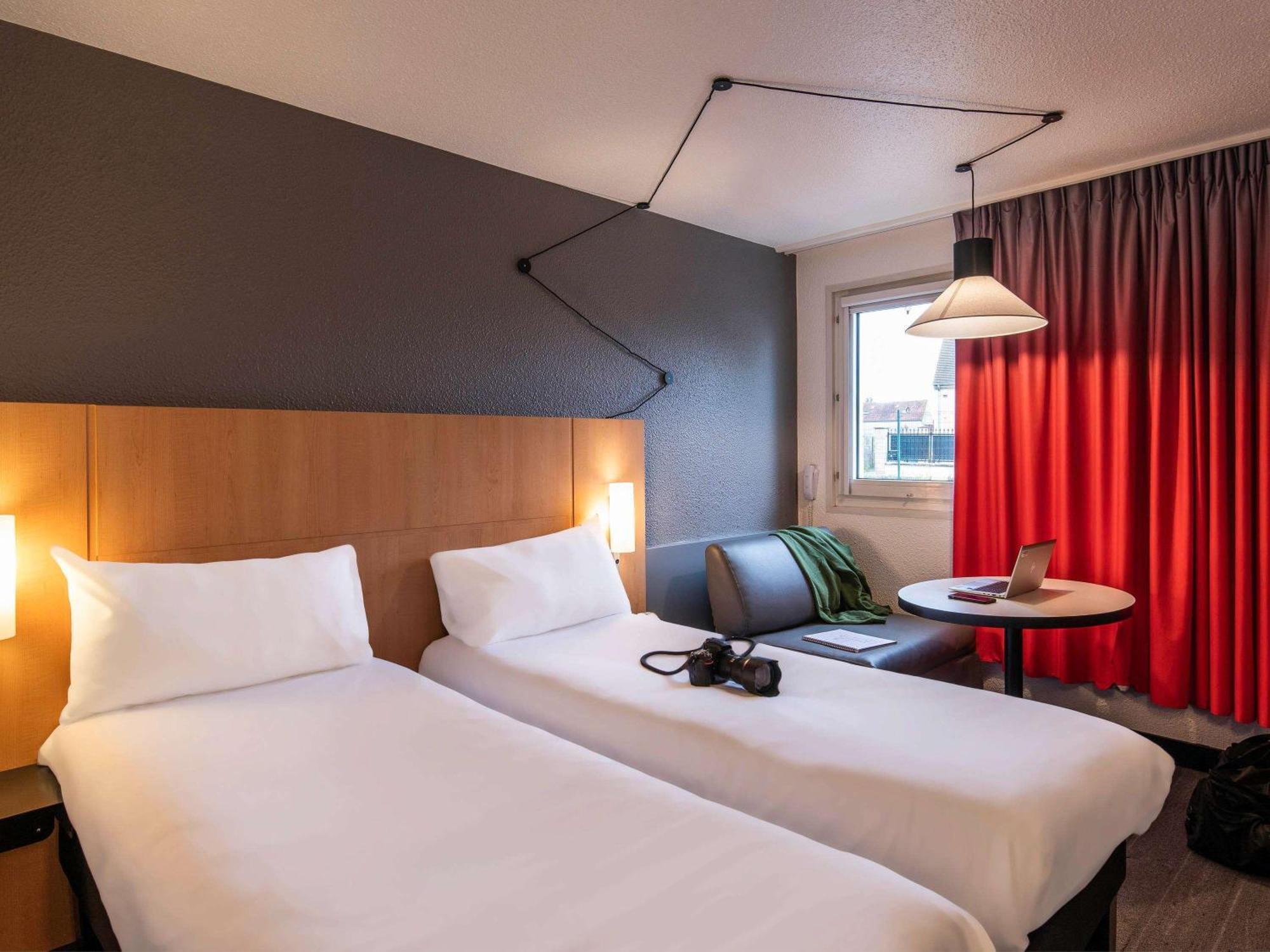 Ibis Cergy Pontoise Le Port Hotel Kültér fotó